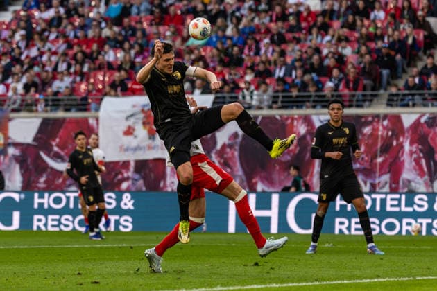 GER, Bundesliga, RB Leipzig - FC Augsburg. 07.03.2026, Red Bull Arena, Leipzig, GER, Bundesliga, RB Leipzig - FC Augsburg. Keven Schlotterbeck (FC Augsburg 31) Einzelaktion Aktion Â