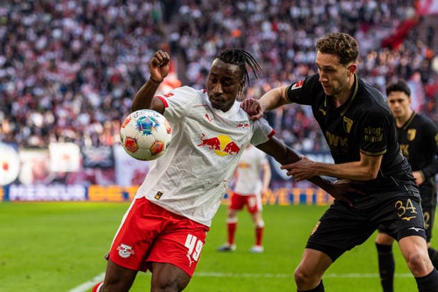 GER, Bundesliga, RB Leipzig - FC Augsburg. 07.03.2026, Red Bull Arena, Leipzig, GER, Bundesliga, RB Leipzig - FC Augsburg. Yan Diomande (RB Leipzig 49) im Zweikampf gegen Arthur Chaves (FC Augsburg 34) Â