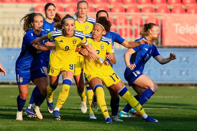 STARA PAZOVA, SERBIA 20260307 Sweden s Kosovare Asllani and Felicia Schröder during Saturday s World Cup qualifying match between Serbia and Sweden at Sportski centar FSS plan 1, Stara Pazova, Serbia.