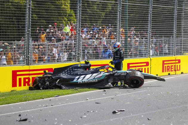 MELBOURNE, AUSTRALIA - MARCH 7: Andrea Kimi Antonelli of Italy (12) beside his Mercedes AMG PETRONAS F1 Team F1 W17 after crashing during qualifying ahead of the F1 Grand Prix of Australia at Albert Park Circuit on March 7, 2026 in Melbourne, Australia.(Photo by Paddocker) Copyright: xPaddocker SPPx Sportspressphoto_SPR103987