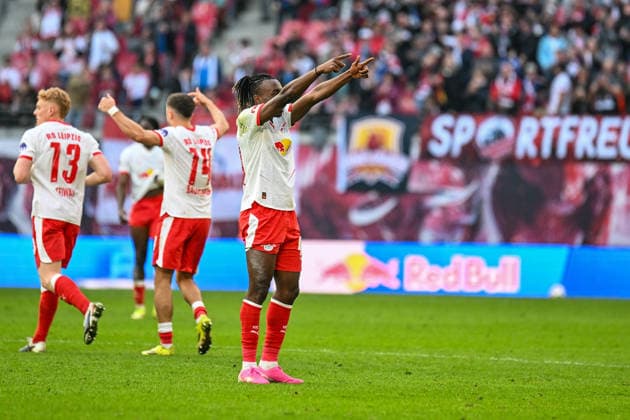Fußball I Herren I Saison 2025-2026 I Bundesliga I 25. Spieltag I RB Leipzig - FC Augsburg I 07.03.2026 Torjubel Yan Diomande (49, RB Leipzig) nach seinem Tor zum 1:1 Ausgleich Freisteller, Nahaufnahme, Porträt, Portrait, Einzelfoto, Einzelbild, Körper Leipzig Red Bull Arena Sachsen Deutschland