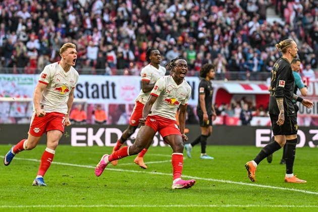 Fußball I Herren I Saison 2025-2026 I Bundesliga I 25. Spieltag I RB Leipzig - FC Augsburg I 07.03.2026 Torjubel Yan Diomande (49, RB Leipzig) nach seinem Tor zum 1:1 Ausgleich Freisteller, Nahaufnahme, Porträt, Portrait, Einzelfoto, Einzelbild, Körper Leipzig Red Bull Arena Sachsen Deutschland