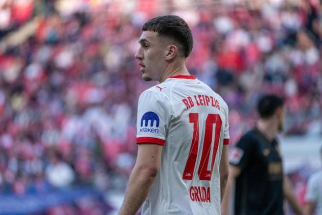 Deutschland: Bundesliga 2025 - 2026, 25. Spieltag - RB Leipzig vs FC Augsburg - Red Bull Arena (Leipzig): Brajan Gruda (RB Leipzig, 10)