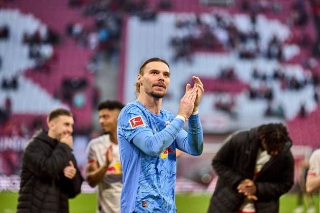 07.03.2026, Fußball, Männer, Bundesliga, 2025 2026, RB Leipzig - FC Augsburg Bekam Sonderapplaus: Maarten Vandevoordt (26, RB Leipzig), mit seinen Paraden hat er Leipzig im Spiel gehalten Leipzig Red Bull Arena Sachsen Deutschland