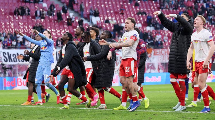 RB Leipzig - Augsburg Bundesliga Leipzig, 07.03.2026, Red Bull Arena, Fußball, 1.Bundesliga, 25.Spieltag , RB Leipzig vs. FC Augsburg 2:1 (0:1) , Im Bild: Leipzig jubelt nach dem Spiel. , Nur zur redaktionellen Nutzung. Only editorial use. , DFL DFB regulations prohibit any use of photographs as image sequences and or quasi-video. ,