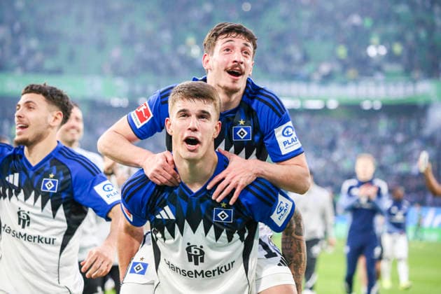 Deutschland: Bundesliga 2025 2026, 25. Spieltag - VfL Wolfsburg vs Hamburger SV - Volkswagen Arena (Wolfsburg): Freude, Emotionen, Jubel Luka VuÅ¡koviÄ‡ Luka Vuskovic (Hamburger SV, 44) Giorgi Gocholeishvili (Hamburger SV, 16) Geste, Gestik, Emotion Wolfsburg *** Germany Bundesliga 2025 2026, 25 Matchday VfL Wolfsburg vs Hamburger SV Volkswagen Arena Wolfsburg Joy, emotions, jubilation Luka VuÅ¡koviÄ‡ Luka Vuskovic Hamburger SV, 44 Giorgi Gocholeishvili Hamburger SV, 16 Gesture, gesture, emotion Wolfsburg Copyright: xAymanxAlahmedx