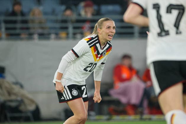 Stavanger, Norwegen: 07. März 2026: UEFA Frauen WM-Qualifikationsspiel - Norwegen Frauen vs. Deutschland Frauen Im Bild: Torschützin Elisa Senß Senss (Deutschland) macht das Tor zum 1:0 für Deutschland und jubelt Copyright: HMBxMedia MadeleinexFantini
