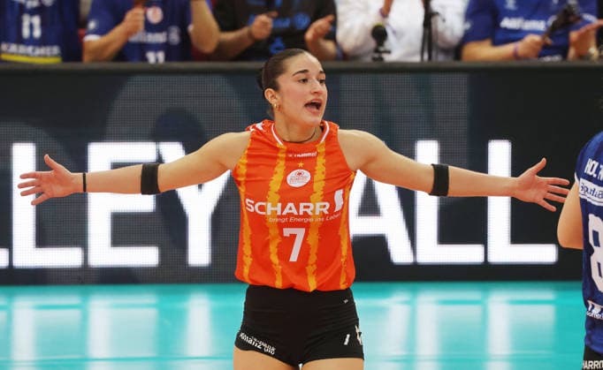 Stuttgart , Bundesliga Volleyball Allianz MTV Stuttgart vs. USC Münster , Fabiana Mottis ( Stgt )