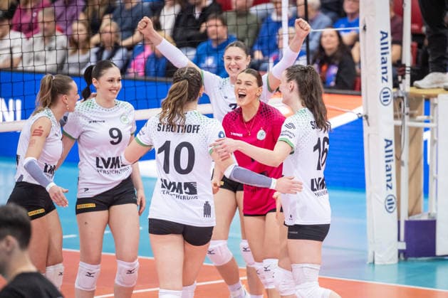 vl.: Elena Koemmling (USC Muenster, 07), Emilia Jordan (USC Muenster, 09), Amelie Strothoff (USC Muenster, 10), Esther Spoeler (USC Muenster, 03), Pippa Molenaar (USC Muenster, 01), Lena Schultze (USC Muenster, 16) Team des USC Muenster - Jubelschrei, Jubel, Freude GER, Allianz MTV Stuttgart - USC Muenster, Volleyball Bundesliga, VBL, Spielzeit 2025 2026, 07.03.2026 GER, Allianz MTV Stuttgart - USC Muenster, Volleyball Bundesliga, VBL, Spielzeit 2025 2026, 07.03.2026 Stuttgart Copyright: xSandyxDinkelackerx EP_SDR