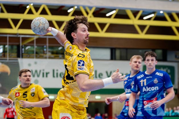 Krefeld, 07.03.2026, Handball, Herren, 2. Bundesliga, 23. Spieltag, 2025 2026: HSG Krefeld Niederrhein TV Großwallstadt Lucas Schneider (HSG Krefeld Niederrhein, 11) beim Torwurf Krefeld Glockenspitzhalle NRW Germany