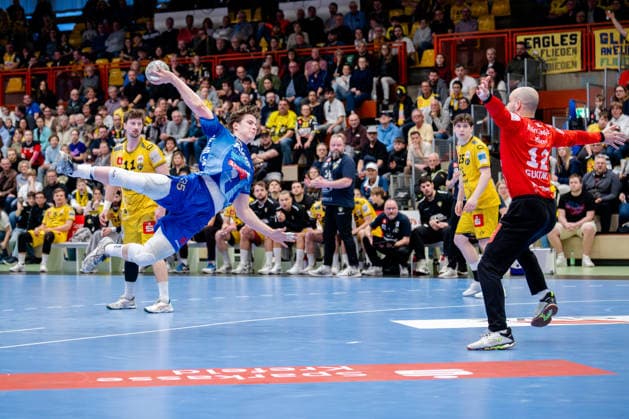 Krefeld, 07.03.2026, Handball, Herren, 2. Bundesliga, 23. Spieltag, 2025 2026: HSG Krefeld Niederrhein TV Großwallstadt Axel Skaarnaes (TV Großwallstadt, 35) beim Torwurf Krefeld Glockenspitzhalle NRW Germany