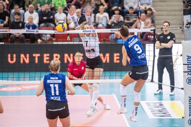 Anna Koulberg (Allianz MTV Stuttgart, 09) vs. Elena Koemmling (USC Muenster, 07) GER, Allianz MTV Stuttgart - USC Muenster, Volleyball Bundesliga, VBL, Spielzeit 2025 2026, 07.03.2026 GER, Allianz MTV Stuttgart - USC Muenster, Volleyball Bundesliga, VBL, Spielzeit 2025 2026, 07.03.2026 Stuttgart Copyright: xSandyxDinkelackerx EP_SDR