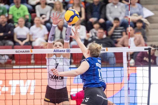 Pauline Martin (Allianz MTV Stuttgart, 11) vs. Elena Koemmling (USC Muenster, 07) GER, Allianz MTV Stuttgart - USC Muenster, Volleyball Bundesliga, VBL, Spielzeit 2025 2026, 07.03.2026 GER, Allianz MTV Stuttgart - USC Muenster, Volleyball Bundesliga, VBL, Spielzeit 2025 2026, 07.03.2026 Stuttgart Copyright: xSandyxDinkelackerx EP_SDR