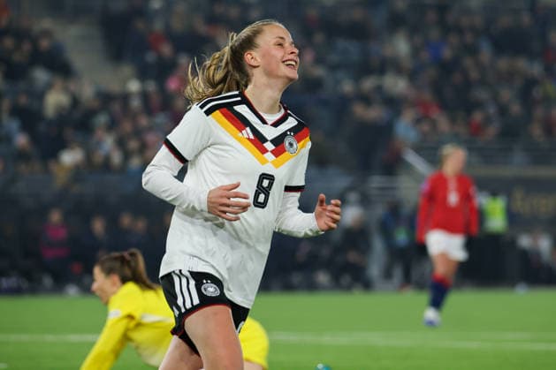 Stavanger, Norwegen: 07. März 2026: UEFA Frauen WM-Qualifikationsspiel - Norwegen Frauen vs. Deutschland Frauen Im Bild: Torschützin Vivien Endemann (Deutschland) macht das Tor zum 3:0 für Deutschland und jubelt Copyright: HMBxMedia MadeleinexFantini