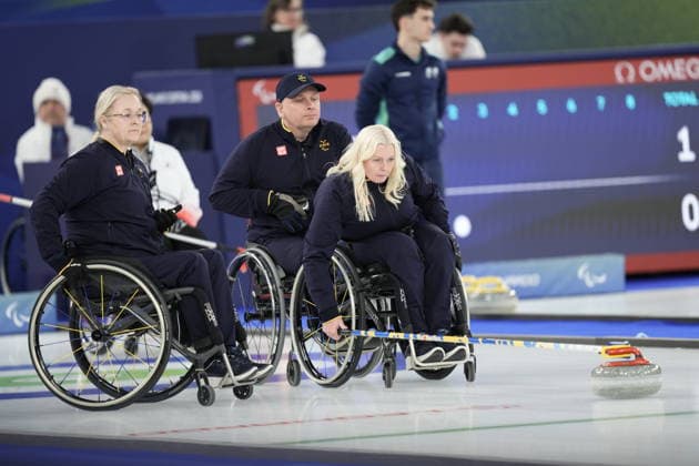 CORTINA, ITALY 20260307 Sweden s Sabina Johansson, Kristina Ulander and Marcus Holm during Saturday s mixed curling match between Sweden and South Korea in the Paralympics at Cortina Curling Olympic Stadium. *** The image is included in the SPORTS PACKAGE. For others PAYMENT IMAGE *** CORTINA ITALY x9200x *** CORTINA, ITALY 20260307 Sweden s Sabina Johansson, Kristina Ulander and Marcus Holm during Saturday s mixed curling match between Sweden and South Korea in the Paralympics at Cortina Curling Olympic Stadium The image is included in the SPORTS PACKAGE For others PAYMENT IMAGE CORTINA ITALY x9200x  Copyright: xBjörnxLarssonxRosvall TTx PARALYMPICS 2026 CURLING