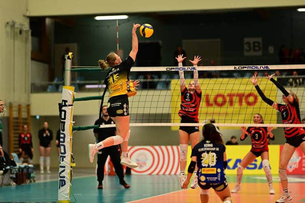 Volleyball I Frauen I Saison 2025-2026 I Bundesliga I Hauptrunde I ETV Hamburger Volksbank Volleys - VfB 91 Suhl I 07.03.2026 Emma Sambale (7, VfB Suhl LOTTO Thüringen) Zoe Konjer (8, ETV Hamburger Volksbank Volleys) Hamburg CU-Arena Hamburg Deutschland Copyright: xLobeca FelixxSchlikisx