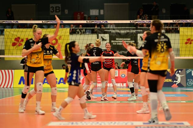Volleyball I Frauen I Saison 2025-2026 I Bundesliga I Hauptrunde I ETV Hamburger Volksbank Volleys - VfB 91 Suhl I 07.03.2026 Jubel, Begeisterung, Enthusiasmus, Euphorie, Freude, Glücksgefühl, Heiterkeit bei: ETV Hamburger Volksbank Volleys Frauen im Hintergrund Hamburg CU-Arena Hamburg Deutschland Copyright: xLobeca FelixxSchlikisx