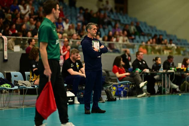 Volleyball I Frauen I Saison 2025-2026 I Bundesliga I Hauptrunde I ETV Hamburger Volksbank Volleys - VfB 91 Suhl I 07.03.2026 Laszlo Hollosy (VfB Suhl LOTTO Thüringen) Hamburg CU-Arena Hamburg Deutschland Copyright: xLobeca FelixxSchlikisx