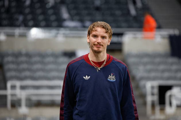 Newcastle United v Manchester City, Emirates FA Cup Nick Woltemade of Newcastle United arrives for todays game during the Newcastle United v Manchester City Emirates FA Cup Round 5 match at St. James Park, Newcastle Upon Tyne, England on 7 March 2026 Credit: Craig Cowan Every Second Media Editorial use only. All images are copyright Every Second Media Limited. No images may be reproduced without prior permission. All rights reserved. Premier League and Football League images are subject to licensing agreements with Football DataCo Limited. see https: www.football-dataco.com Copyright: xIMAGO EveryxSecondxMediax ESM-1823-0051 CraigxCowanx xEveryxSecondxMediax