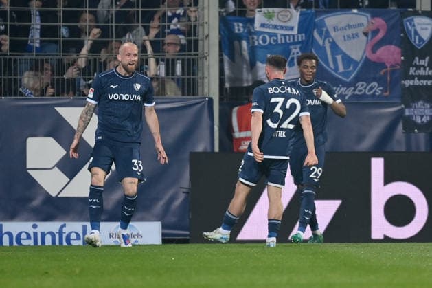 Jubel 1:0 Philipp Hofmann (VfL Bochum), Maximilian Wittek (VfL Bochum), Farid Alfa-Ruprecht (VfL Bochum), v.li. 07.03.2026, Fussball 2. Bundesliga, Saison 2025 2026, 25. Spieltag, VfL Bochum - 1. FC Kaiserslautern DFL regulations prohibit any use of photographs as image sequences and or quasi-video Bochum Vonovia Ruhrstadion Nordrhein Westfalen Deutschland