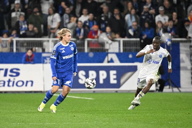 AJ Auxerre v RC Strasbourg Alsace - Ligue 1 McDonald s 2025 2026 11 Sebastian NANASI (rcsa) - 29 Marvin SENAYA (aja) during the Ligue 1 McDonald s match between AJ Auxerre and RC Strasbourg Alsace at Stade Abbe Deschamps on March 7, 2026 in Auxerre, France. Auxerre France  Copyright: xFEPx 776348310