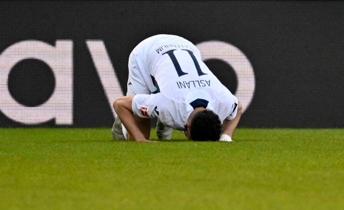 TOR zum 0:3 Fisnik Asllani TSG 1899 Hoffenheim (11) Torjubel betet Gebet 1. FC Heidenheim 1846 FCH vs TSG 1899 Hoffenheim 07.03.2026 DFL REGULATIONS PROHIBIT ANY USE OF PHOTOGRAPHS AS IMAGE SEQUENCES AND OR QUASI-VIDEO 1. FC Heidenheim 1846 FCH vs TSG 1899 Hoffenheim