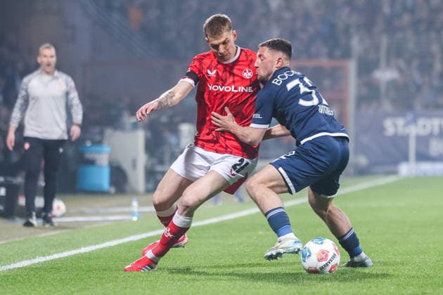 Fußball 2. Bundesliga 25. Spieltag VfL Bochum - 1. FC Kaiserslautern am 07.03.2026 im Vonovia Ruhrstadion in Bochum Luca Sirch (Kaiserslautern), links - Maximilian Wittek ( Bochum ), rechts DFL regulations prohibit any use of photographs as image sequences and or quasi-video.
