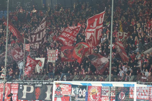 07.03.2026, xrekx, Fussball 2.Bundesliga, VfL Bochum - 1.FC Kaiserslautern v.l. FCK Fans ,Stimmung, Schals, Trikot, Fahne, Banner, Ultras, Zuschauer, Besucher, Choreo, Choreografie, atmosphere, spectators, Visitors (DFL DFB REGULATIONS PROHIBIT ANY USE OF PHOTOGRAPHS as IMAGE SEQUENCES and or QUASI-VIDEO) Bochum