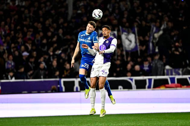 FOOTBALL : Toulouse vs OM - 25eme Journee de Ligue1 McDonald S - Toulouse - 07 03 2026 Benjamin Pavard (om) vs Emersonn (tfc) Toulouse  Copyright: xThierryxBretonx