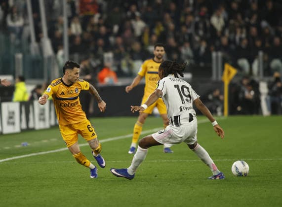 Marius Marin of Pisa SC during the Italian Serie A, season 2025-2026, football match between Juventus FC and Pisa SC on 07 March 2026 at Allianz Stadium, Turin, Italy. Photo, Nderim Kaceli  Copyright: xNderimxKaceli IPAxSportx xipa-agency.netx xx IPA_72533039 IPA_Agency_IPA72533039
