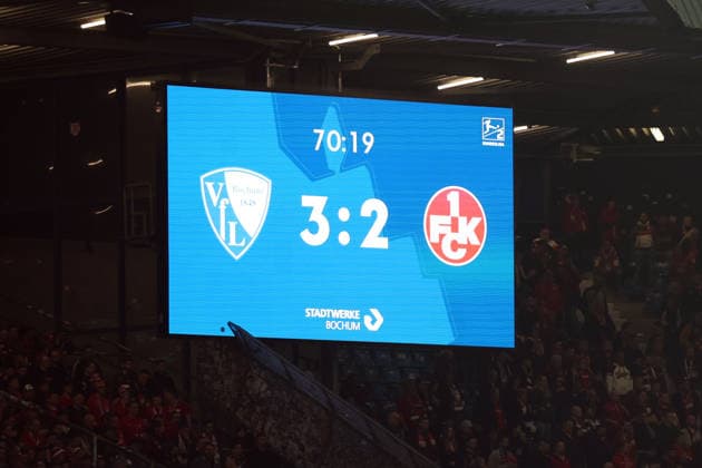 07.03.2026, xrekx, Fussball 2.Bundesliga, VfL Bochum - 1.FC Kaiserslautern v.l. Anzeigetafel, Videowall, Scoreboard, Info, Werbung Spielstand 3:2 (DFL DFB REGULATIONS PROHIBIT ANY USE OF PHOTOGRAPHS as IMAGE SEQUENCES and or QUASI-VIDEO) Bochum