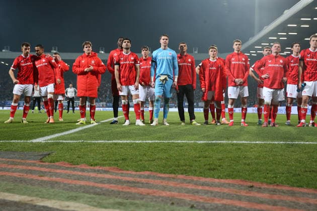 07.03.2026, xrekx, Fussball 2.Bundesliga, VfL Bochum - 1.FC Kaiserslautern v.l. FCK Mannschaft bedankt bedanken sich bei den Fans, the player thanks the fans for their support (DFL DFB REGULATIONS PROHIBIT ANY USE OF PHOTOGRAPHS as IMAGE SEQUENCES and or QUASI-VIDEO) Bochum
