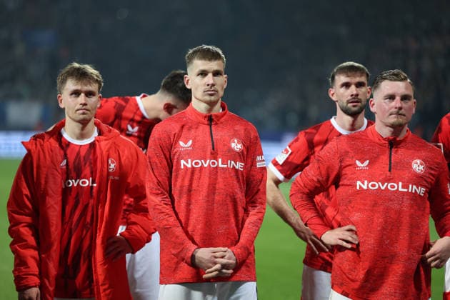 07.03.2026, xrekx, Fussball 2.Bundesliga, VfL Bochum - 1.FC Kaiserslautern v.l. Naatan Skyttä (1.FC Kaiserslautern) Paul Joly (1.FC Kaiserslautern) Simon Asta (1.FC Kaiserslautern) Marlon Ritter (1.FC Kaiserslautern) enttaeuscht, enttäuscht, schaut enttaeuscht, traurig, frustriert, niedergeschlagen, disappointed, sad, frustrated bedankt bedanken sich bei den Fans, the player thanks the fans for their support (DFL DFB REGULATIONS PROHIBIT ANY USE OF PHOTOGRAPHS as IMAGE SEQUENCES and or QUASI-VIDEO) Bochum