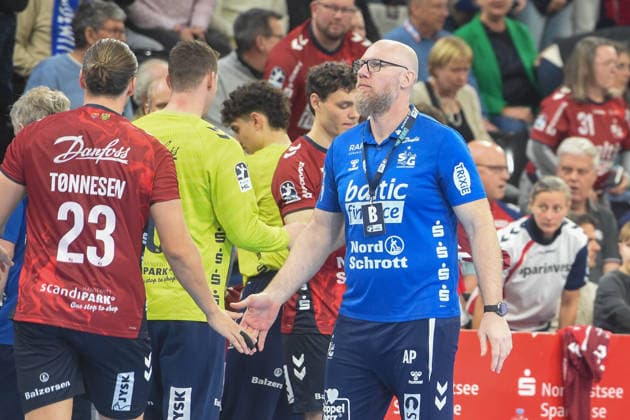 Handball I Herren I Saison 2025-2026 I Bundesliga I 24. Spieltag I SG Flensburg-Handewitt - SC DHfK Leipzig I 07.03.2026 von links Kent Robin Tönnesen (23, SG Flensburg-Handewitt), Ales Pajovic (Trainer, SG Flensburg-Handewitt) Copyright: xLobeca JanxKirschnerx