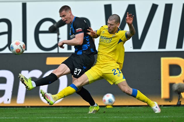Paderborn, Home Deluxe Arena, 07.03.26, GER, Herren, 2.Bundesliga, Saison 2025-2026, SC Paderborn 07 - Eintracht Braunschweig Bild: v.li. im Zweikampf Steffen TIGGES (Paderborn) und Kevin EHLERS (Braunschweig) DFL regulations prohibit any use of photographs as image sequences and or quasi-video. NRW Deutschland