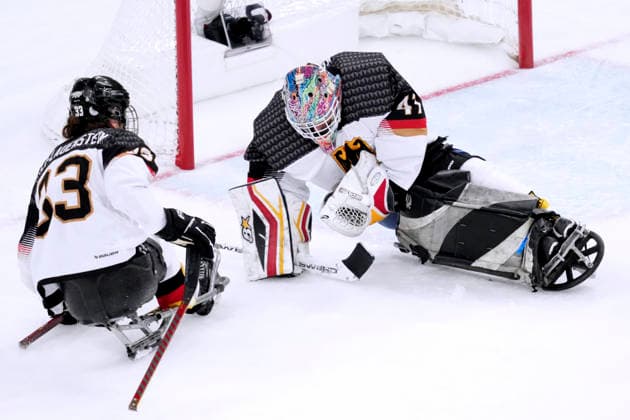 KUNST Simon Torwart Team GER Eishockey Vorrundenspiel GER - China 0 : 12 Paralympische Winterspiele 2026 Cortina - Milano am 07.03.2026 in Mailand *** KUNST Simon Goalkeeper Team GER Ice field hockey Preliminary round match GER China 0 12 Paralympic Winter Games 2026 Cortina Milano on 07 03 2026 in Milan Copyright: xLacixPerenyix
