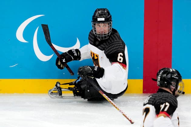 RAEDLER Hugo Team GER Eishockey Vorrundenspiel GER - China 0 : 12 Paralympische Winterspiele 2026 Cortina - Milano am 07.03.2026 in Mailand *** RAEDLER Hugo Team GER ice hockey preliminary round match GER China 0 12 Paralympic Winter Games 2026 Cortina Milano on 07 03 2026 in Milan Copyright: xLacixPerenyix