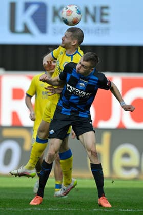 Paderborn, Home Deluxe Arena, 07.03.26, GER, Herren, 2.Bundesliga, Saison 2025-2026, SC Paderborn 07 - Eintracht Braunschweig Bild: v.li. im Zweikampf Kevin EHLERS (Braunschweig) und Filip BILBIJA (Paderborn) DFL regulations prohibit any use of photographs as image sequences and or quasi-video. NRW Deutschland