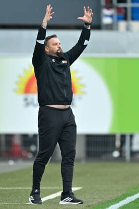 Paderborn, Home Deluxe Arena, 07.03.26, GER, Herren, 2.Bundesliga, Saison 2025-2026, SC Paderborn 07 - Eintracht Braunschweig Bild: Trainer Heiner BACKHAUS (Braunschweig) DFL regulations prohibit any use of photographs as image sequences and or quasi-video. NRW Deutschland