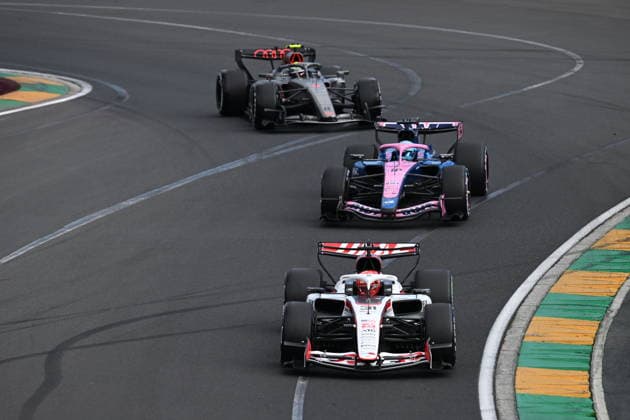 2026 AUSTRALIAN F1 GRAND PRIX, Haas driver Esteban Ocon leads Alpine driver Pierre Gasly during the 2026 Australian Grand Prix at Albert Park Circuit in Melbourne, Sunday, March 8, 2026. ( NO ARCHIVING, EDITORIAL USE ONLY MELBOURNE VICTORIA AUSTRALIA  Copyright: xJOELxCARRETTx 20260308179515391022