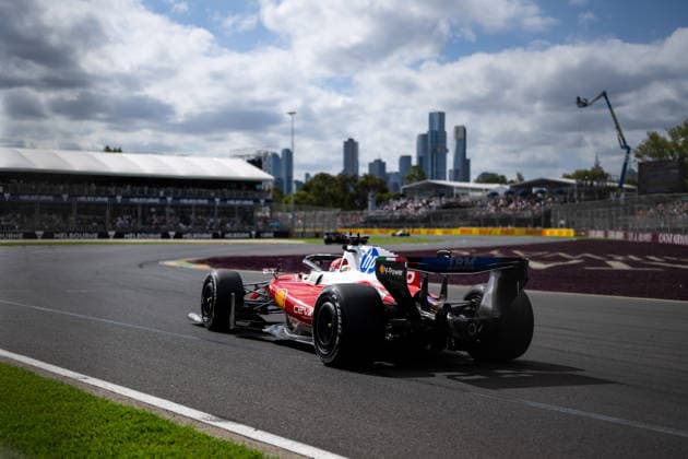 Charles Leclerc (Scuderia Ferrari HP, Monaco, 16) im SF-26 vor der Skyline von Melbourne, AUS, Formel 1 Weltmeisterschaft, Australian Grand Prix, Albert Park Circuit, Melbourne, Rennen, Saison 2026, 08.03.2026 AUS, Formel 1 Weltmeisterschaft, Australian Grand Prix, Albert Park Circuit, Melbourne, Rennen, Saison 2026, 08.03.2026 Melbourne Copyright: xEibner-Pressefoto Memmlerx EP_MMR