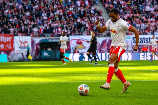 Ridle Baku (RB Leipzig, 17) am Ball, RB Leipzig vs. FC Augsburg, Fussball, 1. Bundesliga, 25. Spieltag, Saison 2025 2026, 07.03.2026,¨ DFL REGULATIONS PROHIBIT ANY USE OF PHOTOGRAPHS AS IMAGE SEQUENCES AND OR QUASI-VIDEO,¨ RB Leipzig vs. FC Augsburg, Fussball, 1. Bundesliga, 25. Spieltag, Saison 2025 2026, 07.03.2026 Leipzig