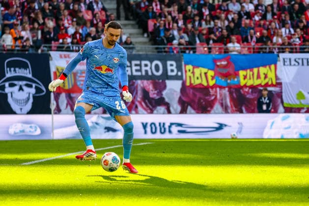Maarten Vandevoordt (RB Leipzig, 26) am Ball, RB Leipzig vs. FC Augsburg, Fussball, 1. Bundesliga, 25. Spieltag, Saison 2025 2026, 07.03.2026,¨ DFL REGULATIONS PROHIBIT ANY USE OF PHOTOGRAPHS AS IMAGE SEQUENCES AND OR QUASI-VIDEO,¨ RB Leipzig vs. FC Augsburg, Fussball, 1. Bundesliga, 25. Spieltag, Saison 2025 2026, 07.03.2026 Leipzig