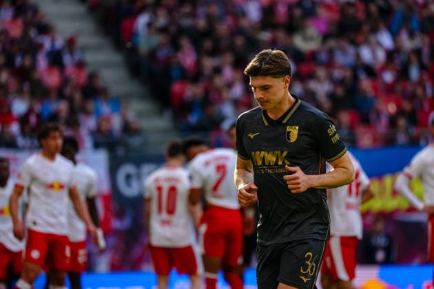 Mert Koemuer (FC Augsburg, 36) , RB Leipzig vs. FC Augsburg, Fussball, 1. Bundesliga, 25. Spieltag, Saison 2025 2026, 07.03.2026,¨ DFL REGULATIONS PROHIBIT ANY USE OF PHOTOGRAPHS AS IMAGE SEQUENCES AND OR QUASI-VIDEO,¨ RB Leipzig vs. FC Augsburg, Fussball, 1. Bundesliga, 25. Spieltag, Saison 2025 2026, 07.03.2026 Leipzig