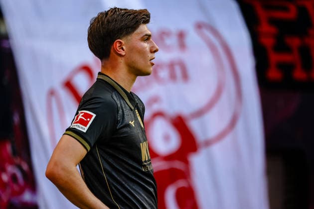 Mert Koemuer (FC Augsburg, 36) , RB Leipzig vs. FC Augsburg, Fussball, 1. Bundesliga, 25. Spieltag, Saison 2025 2026, 07.03.2026,¨ DFL REGULATIONS PROHIBIT ANY USE OF PHOTOGRAPHS AS IMAGE SEQUENCES AND OR QUASI-VIDEO,¨ RB Leipzig vs. FC Augsburg, Fussball, 1. Bundesliga, 25. Spieltag, Saison 2025 2026, 07.03.2026 Leipzig