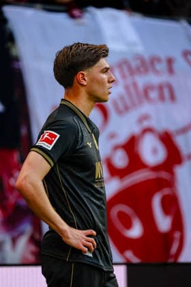 Mert Koemuer (FC Augsburg, 36), RB Leipzig vs. FC Augsburg, Fussball, 1. Bundesliga, 25. Spieltag, Saison 2025 2026, 07.03.2026,¨ DFL REGULATIONS PROHIBIT ANY USE OF PHOTOGRAPHS AS IMAGE SEQUENCES AND OR QUASI-VIDEO,¨ RB Leipzig vs. FC Augsburg, Fussball, 1. Bundesliga, 25. Spieltag, Saison 2025 2026, 07.03.2026 Leipzig