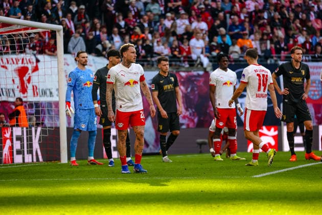David Raum (RB Leipzig, 22) im Leipziger Strafraum, RB Leipzig vs. FC Augsburg, Fussball, 1. Bundesliga, 25. Spieltag, Saison 2025 2026, 07.03.2026,¨ DFL REGULATIONS PROHIBIT ANY USE OF PHOTOGRAPHS AS IMAGE SEQUENCES AND OR QUASI-VIDEO,¨ RB Leipzig vs. FC Augsburg, Fussball, 1. Bundesliga, 25. Spieltag, Saison 2025 2026, 07.03.2026 Leipzig