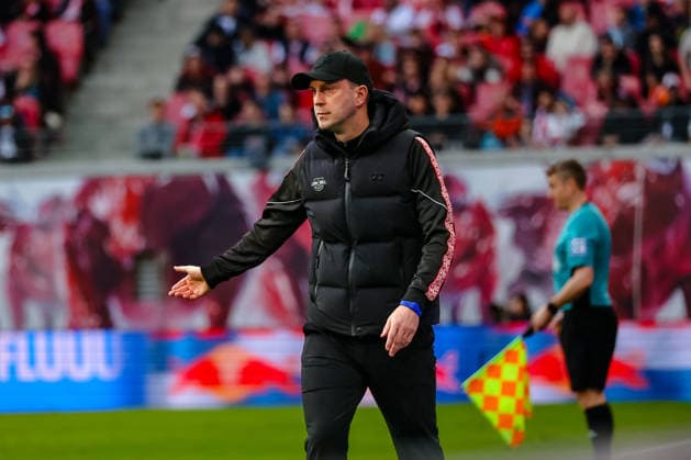 Ole Werner (RB Leipzig, Cheftrainer) gibt Anweisungen, gestikuliert, RB Leipzig vs. FC Augsburg, Fussball, 1. Bundesliga, 25. Spieltag, Saison 2025 2026, 07.03.2026,¨ DFL REGULATIONS PROHIBIT ANY USE OF PHOTOGRAPHS AS IMAGE SEQUENCES AND OR QUASI-VIDEO,¨ RB Leipzig vs. FC Augsburg, Fussball, 1. Bundesliga, 25. Spieltag, Saison 2025 2026, 07.03.2026 Leipzig