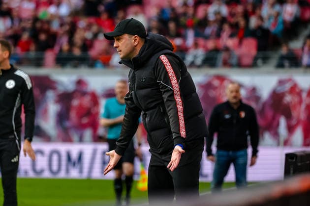 Ole Werner (RB Leipzig, Cheftrainer) gibt Anweisungen, gestikuliert, RB Leipzig vs. FC Augsburg, Fussball, 1. Bundesliga, 25. Spieltag, Saison 2025 2026, 07.03.2026,¨ DFL REGULATIONS PROHIBIT ANY USE OF PHOTOGRAPHS AS IMAGE SEQUENCES AND OR QUASI-VIDEO,¨ RB Leipzig vs. FC Augsburg, Fussball, 1. Bundesliga, 25. Spieltag, Saison 2025 2026, 07.03.2026 Leipzig