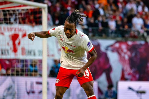 Yan Diomande (RB Leipzig, 49) verargert, RB Leipzig vs. FC Augsburg, Fussball, 1. Bundesliga, 25. Spieltag, Saison 2025 2026, 07.03.2026,¨ DFL REGULATIONS PROHIBIT ANY USE OF PHOTOGRAPHS AS IMAGE SEQUENCES AND OR QUASI-VIDEO,¨ RB Leipzig vs. FC Augsburg, Fussball, 1. Bundesliga, 25. Spieltag, Saison 2025 2026, 07.03.2026 Leipzig